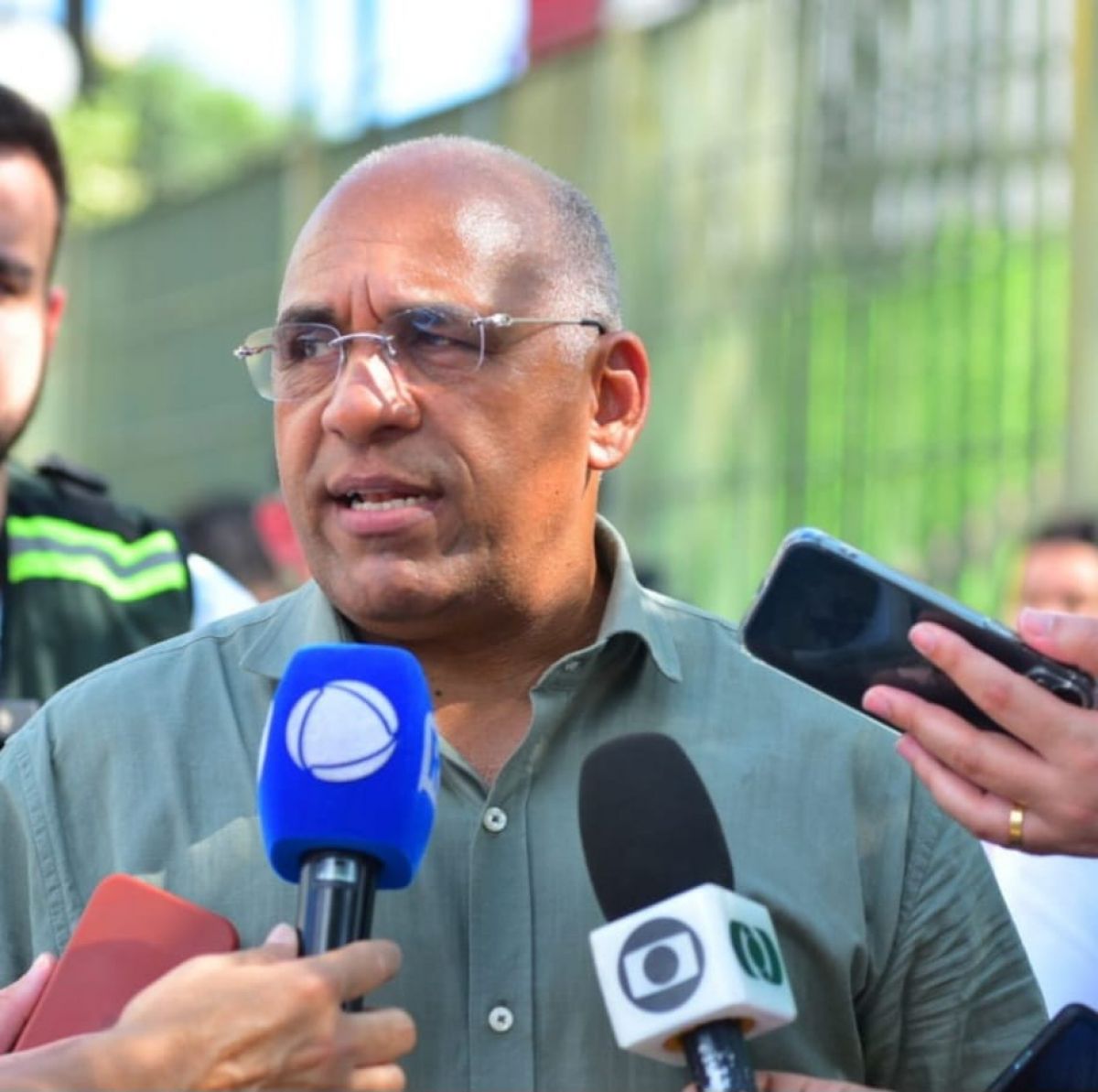 Para jornalista Pablo Kossa, crise do lixo segue sendo o maior problema de Rogério Cruz